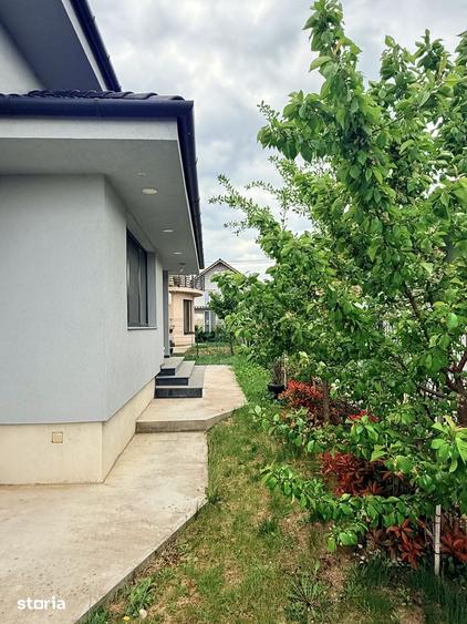 Casă cu 5 camere cu Teren 250 Mp în Tokai