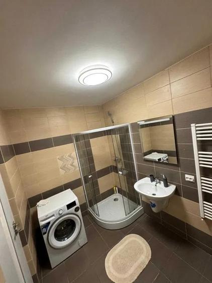 Apartament cu 3 camere decomandat, mobilat în Florești