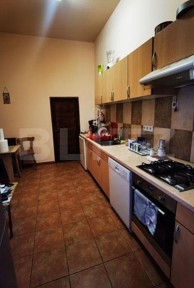Apartament cu 4 camere semidecomandat, mobilat în Traian