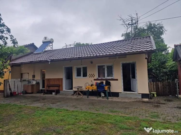 Casă cu 3 camere cu Teren 2100 Mp în Lunca