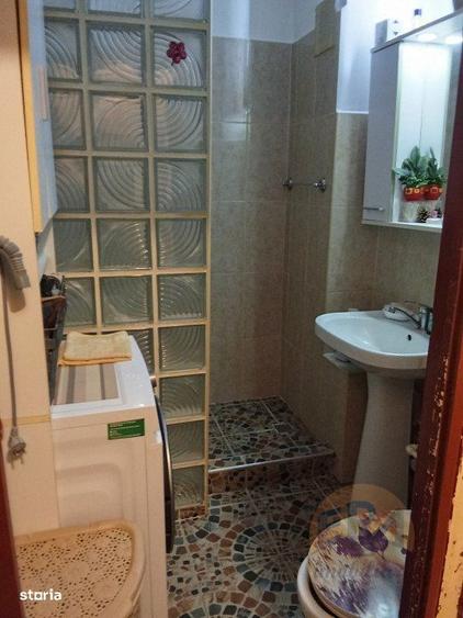 Garsonieră decomandată în Decebal