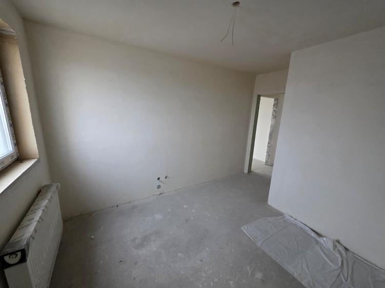 Apartament 3 camere, etaj intermediar, zona FSEGA - 7