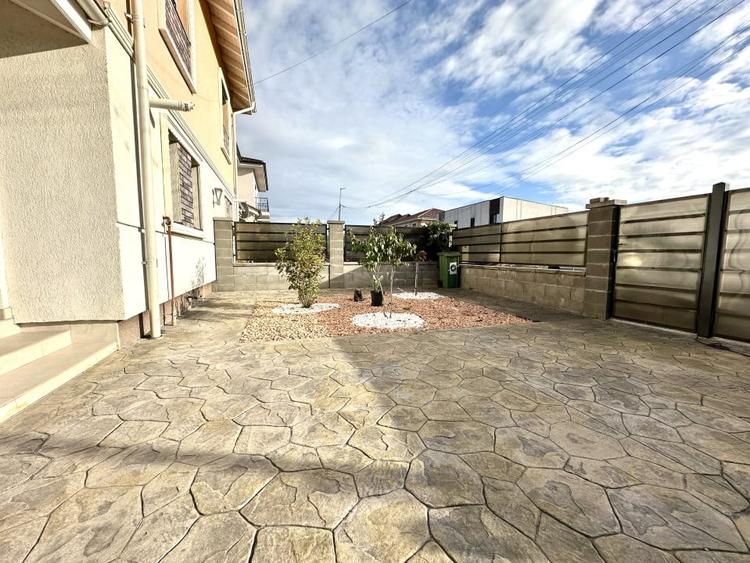 Duplex cu 4 camere cu Canalizare în Dumbrăvița