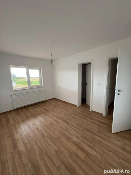 Casă cu 4 camere cu Teren 300 Mp în Central