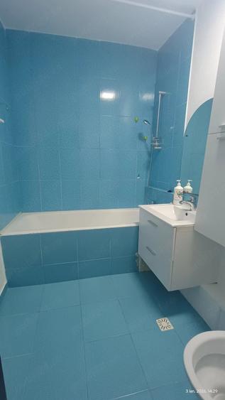 Apartament cu 2 camere semidecomandat în Berceni