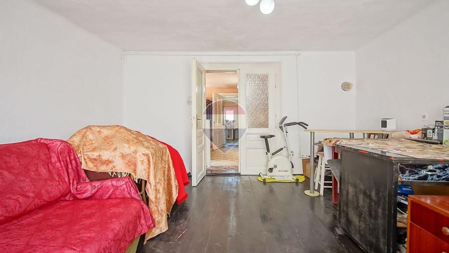 Casă individuală cu 3 camere cu Teren 178 Mp în Schei