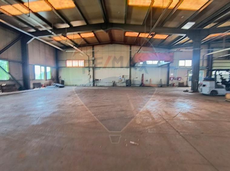 Spațiu industrial, de 1,700 mp, în Brănești