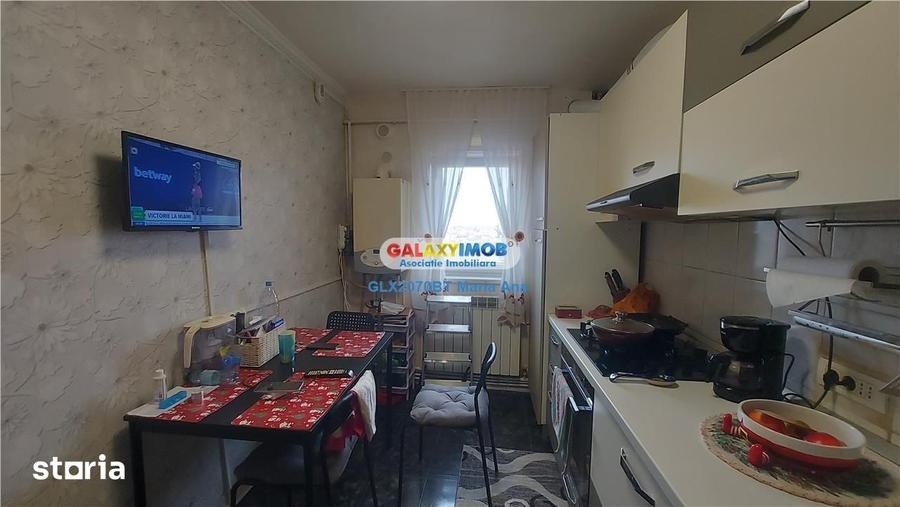 Apartament cu 4 camere decomandat în Central