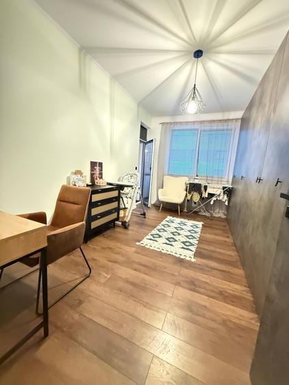 Apartament cu 3 camere semidecomandat, mobilat în Florești