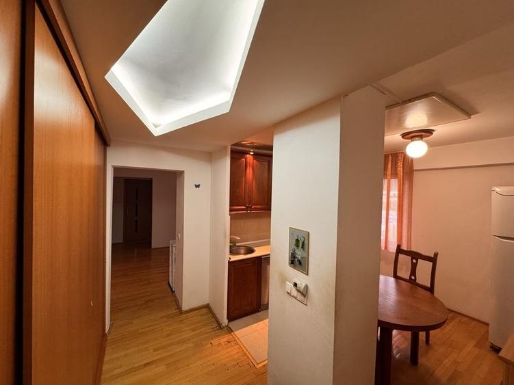 Apartament cu 4 camere decomandat în Tudor