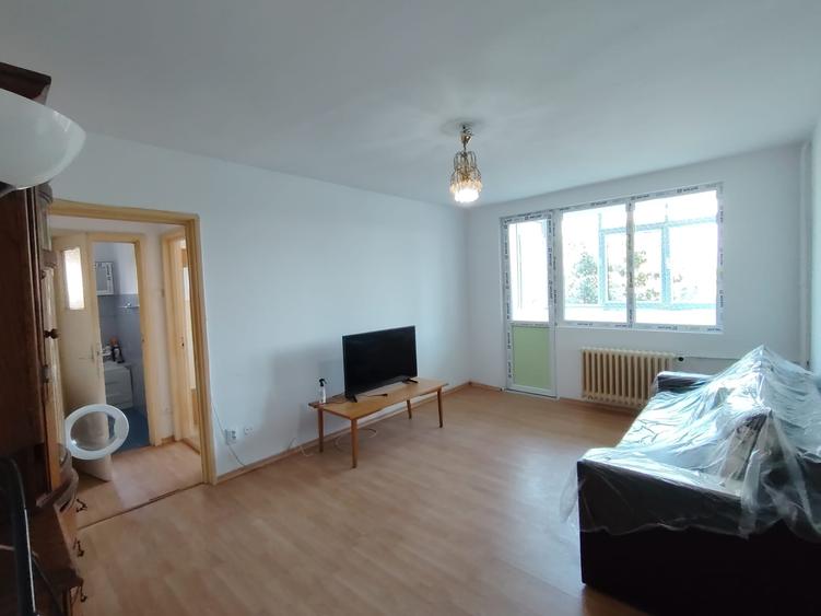 Apartament cu 2 camere semidecomandat în Brâncoveanu