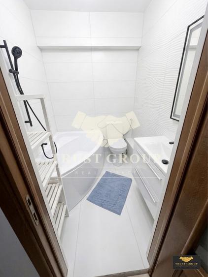 Apartament cu 3 camere semidecomandat, mobilat în Victoriei