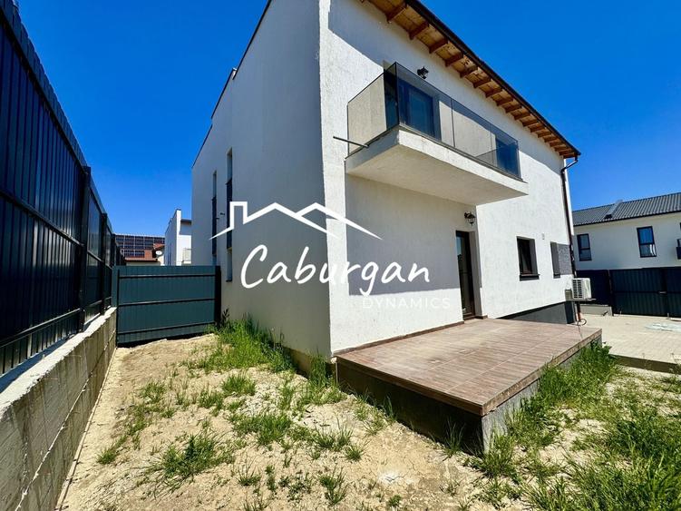 Duplex cu 4 camere cu Canalizare în Exterior Vest