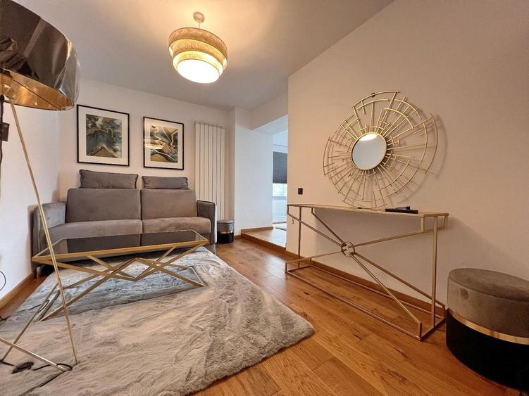Apartament cu 3 camere decomandat, mobilat în Centrul Civic