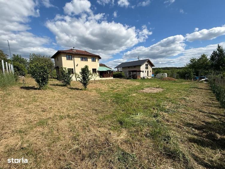 Casă cu 3 camere în Tăuții de Sus