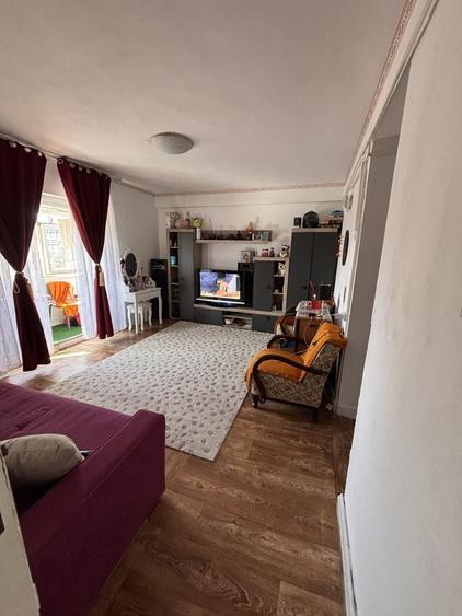 Apartament cu 2 camere decomandat în Basarabia