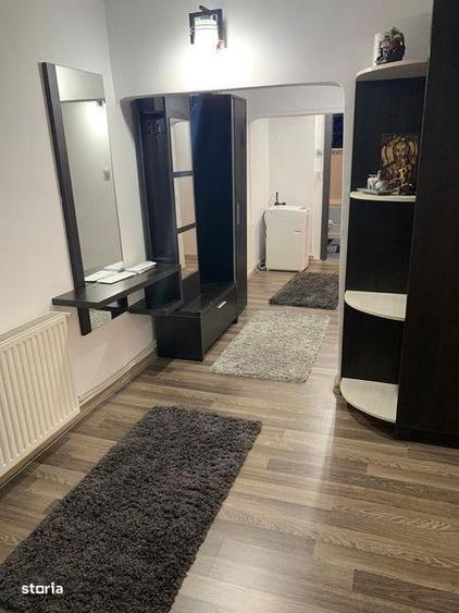 Apartament cu 3 camere decomandat în Eremia