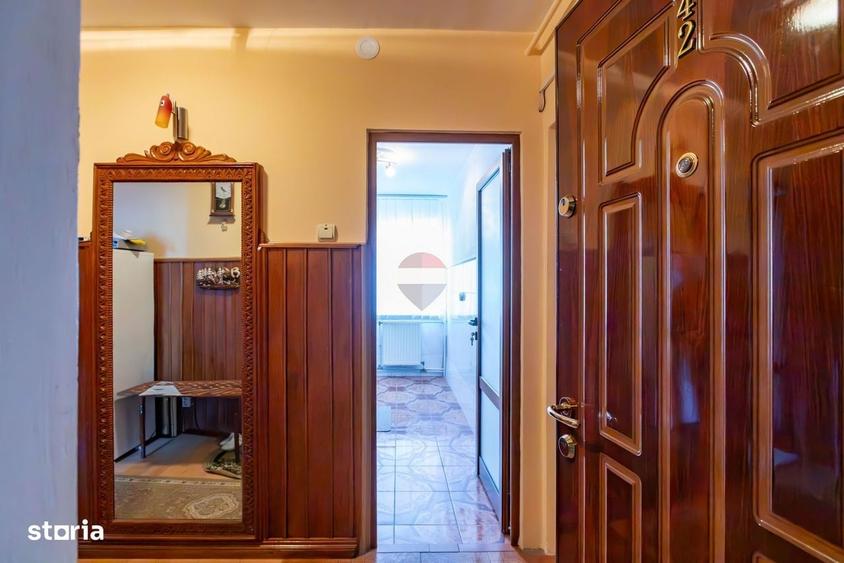 Apartament cu 2 camere decomandat în Cornișa