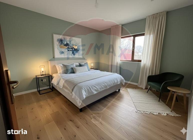 Casă cu 5 camere decomandat cu Teren 1300 Mp în Conțești