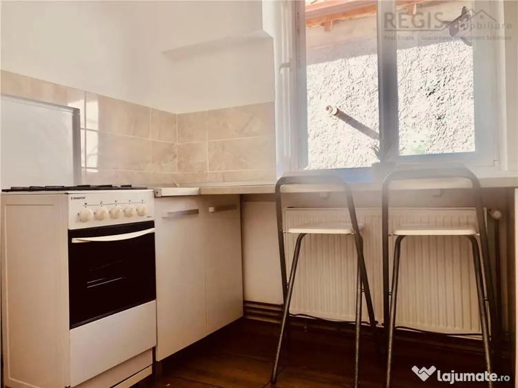 Apartament cu 2 camere nedecomandat, mobilat în Centrul Istoric