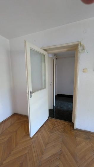 Apartament cu 2 camere semidecomandat, mobilat în Săsar