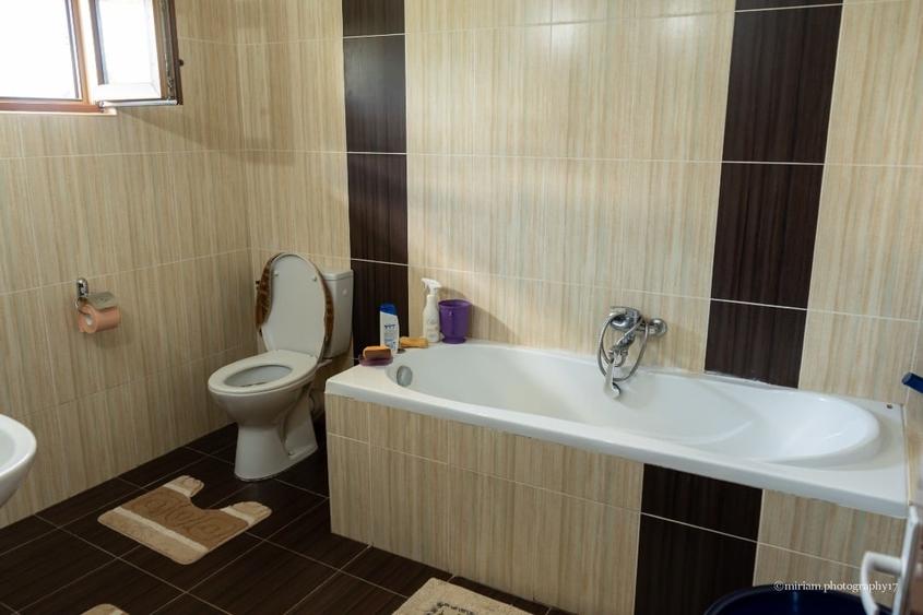 Duplex cu 5 camere cu Canalizare în Ponor