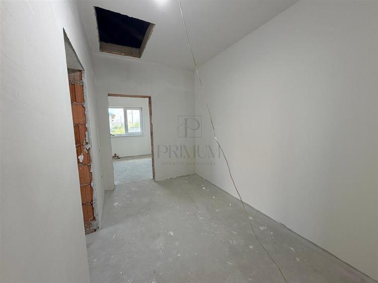 Duplex cu 4 camere cu Canalizare în Moșnița Nouă
