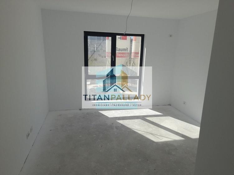 Apartament cu 4 camere decomandat în Titan