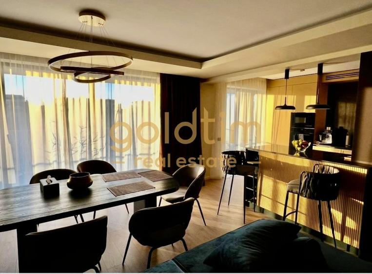 Penthouse cu 5 camere decomandat, mobilat în Pipera