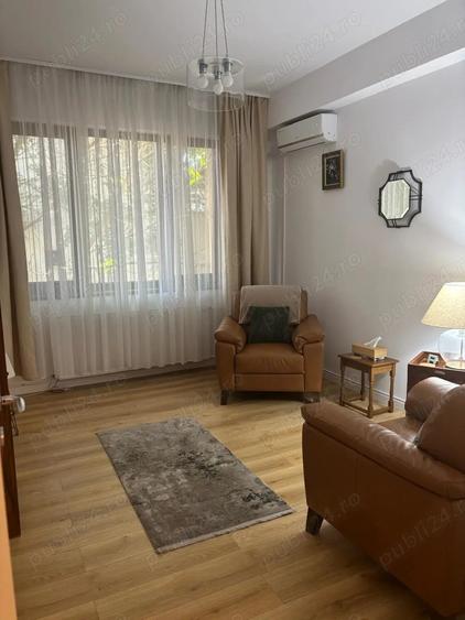 Apartament cu 3 camere semidecomandat în Armeneasca