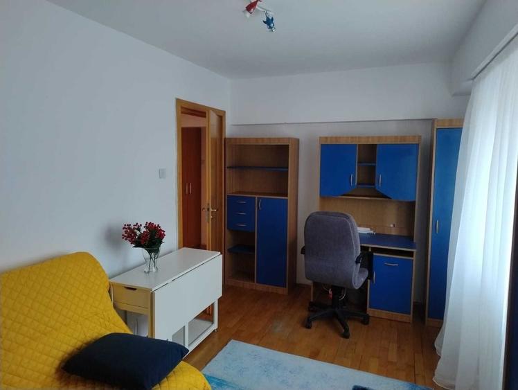 Apartament cu 4 camere decomandat, mobilat în Teiul Doamnei