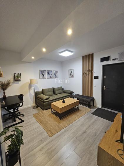 De inchiriat studio 45 mp Electroputere Mall Complex President compartimentat 2 camere