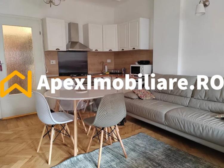 Garsonieră în P-ța Romană