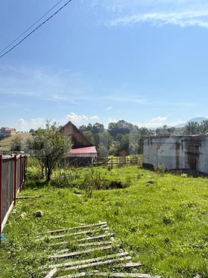 Casă individuală cu 11 camere cu Teren 1080 Mp în Sohodol