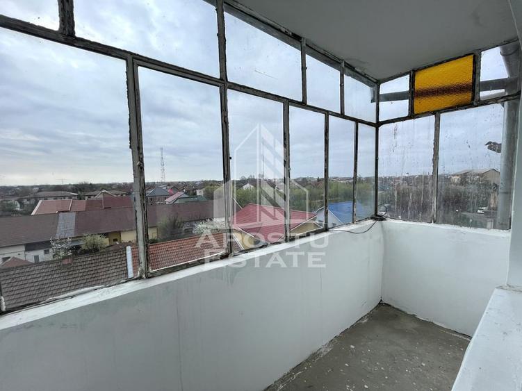 Apartament cu 3 camere decomandat în Buziașului