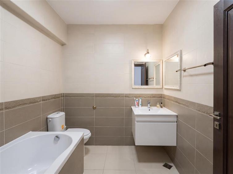 Apartament cu 3 camere decomandat în Burdujeni