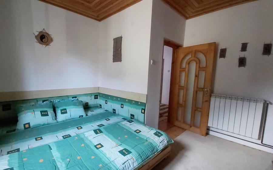 Casă individuală cu 6 camere cu Canalizare în Cheia
