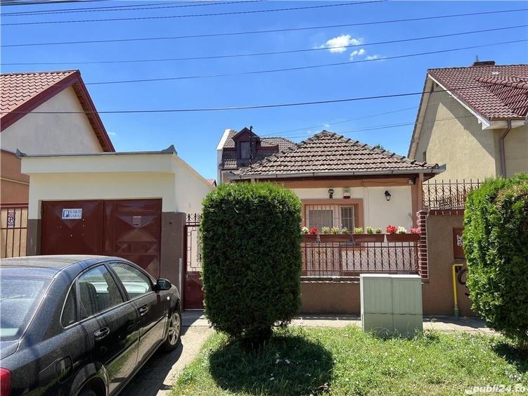 Casă cu 6 camere în Lipovei