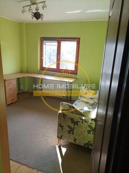 Apartament cu 3 camere decomandat, mobilat în Nicolina
