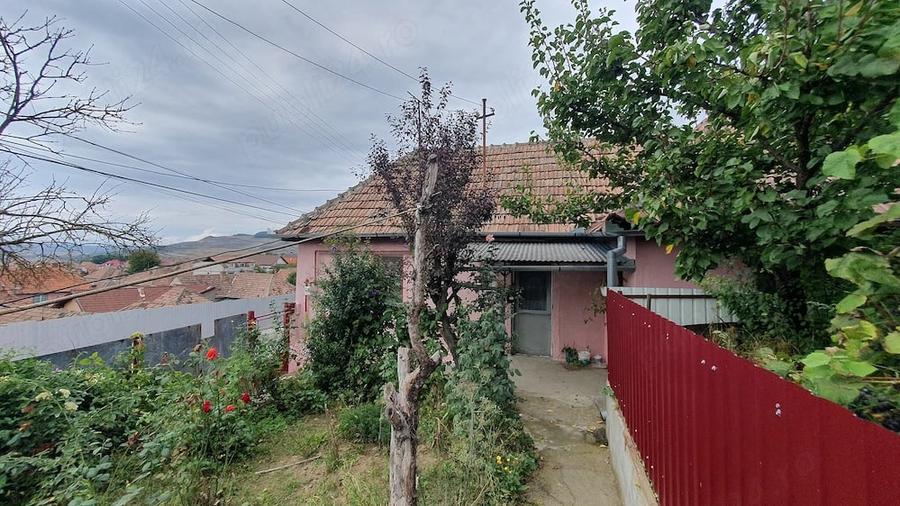 Casă cu Teren 610 Mp în Central