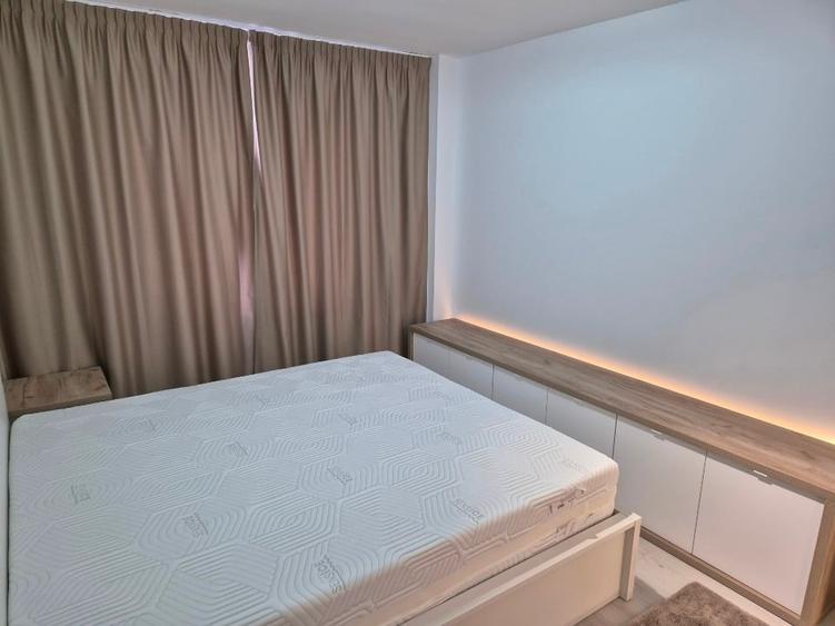 Apartament cu 2 camere decomandat în Tractorul