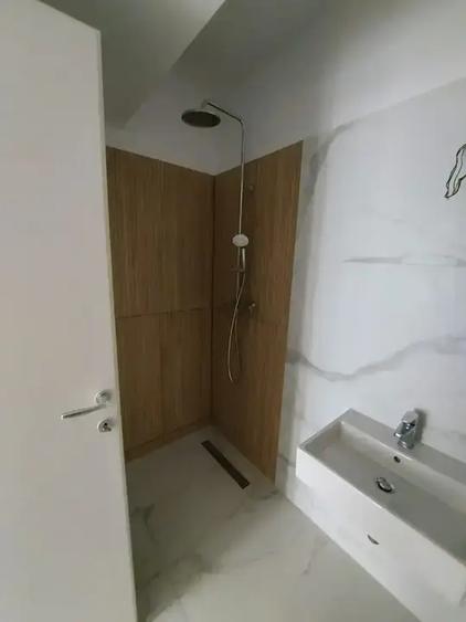 Apartament cu 3 camere decomandat în 13 Septembrie