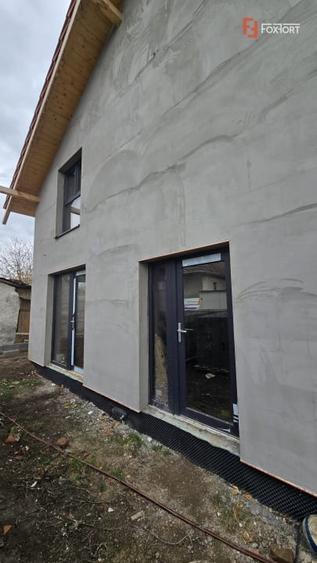 Duplex cu 4 camere cu Canalizare în Sânandrei