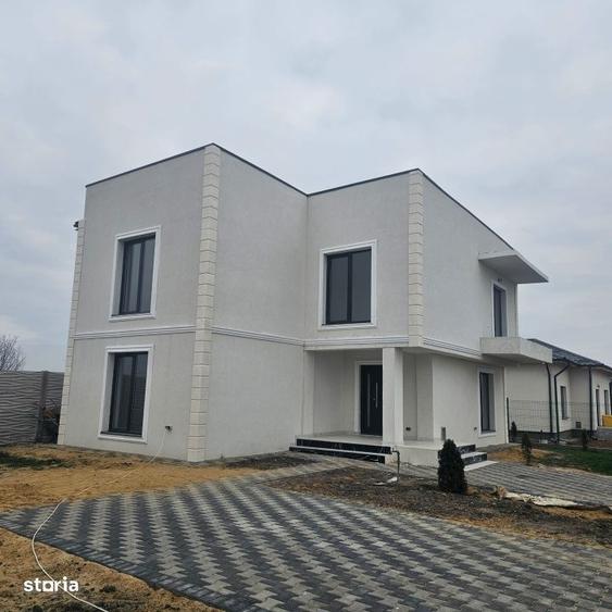 Casă cu 4 camere în Central