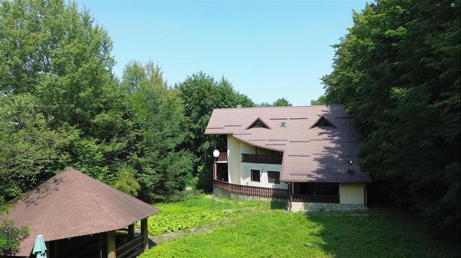 Hotel/Pensiune, de 300 mp, în Sucevița