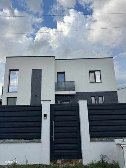 Casă cu 4 camere în Central