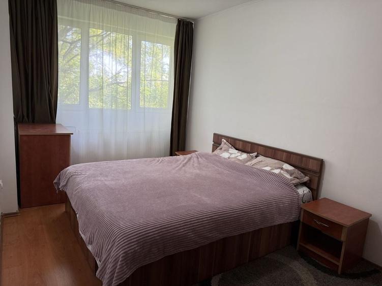 Apartament cu 2 camere decomandat în Berceni