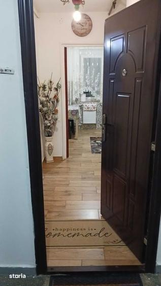 Apartament cu 2 camere semidecomandat în Colentina