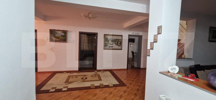 Casă individuală cu 7 camere cu Canalizare în Lascăr Catargiu