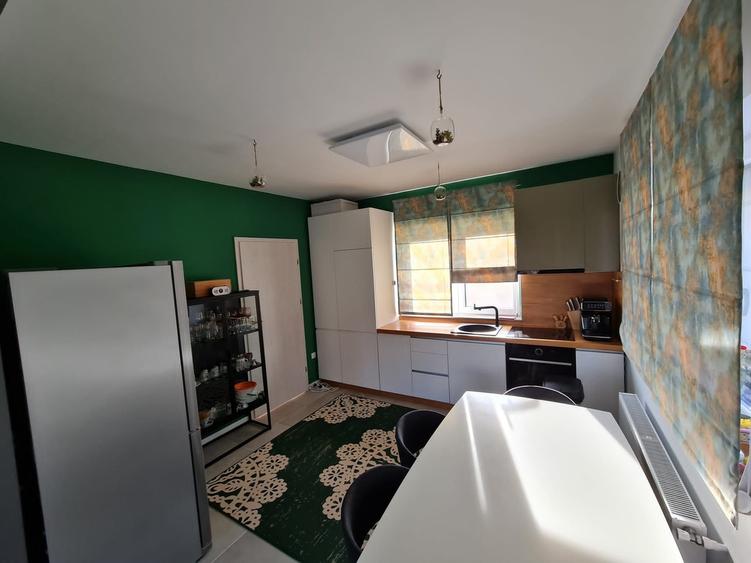 Casă cu 4 camere în Central
